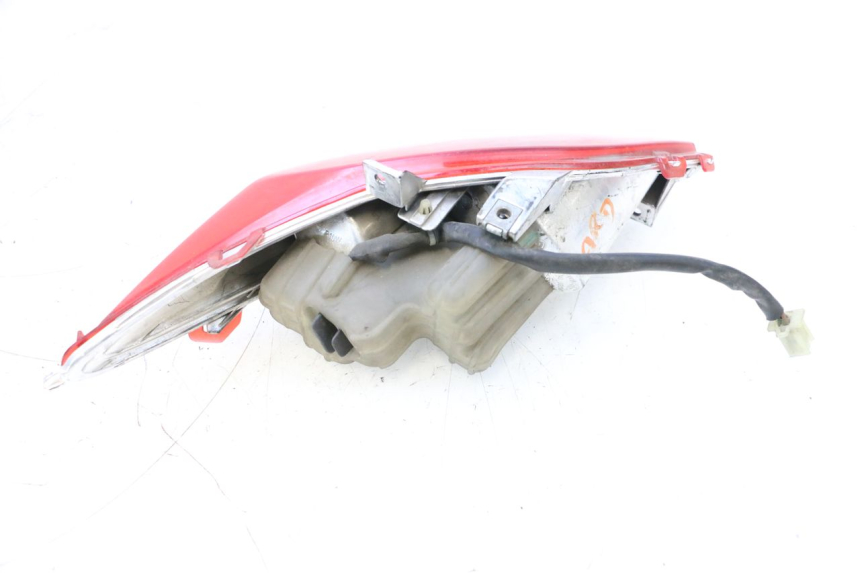 photo de FEU ARRIERE DROIT YAMAHA X-MAX XMAX 125 (2010 - 2013) - Autre angle de vue