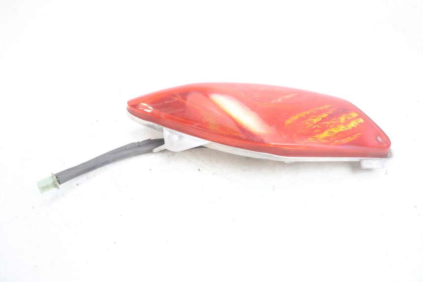 photo de FEU ARRIERE DROIT YAMAHA XMAX X-MAX 125 (2006 - 2009) - Autre angle de vue