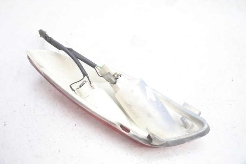 photo de FEU ARRIERE DROIT YAMAHA XMAX X-MAX 125 (2006 - 2009) - Gros plan technique