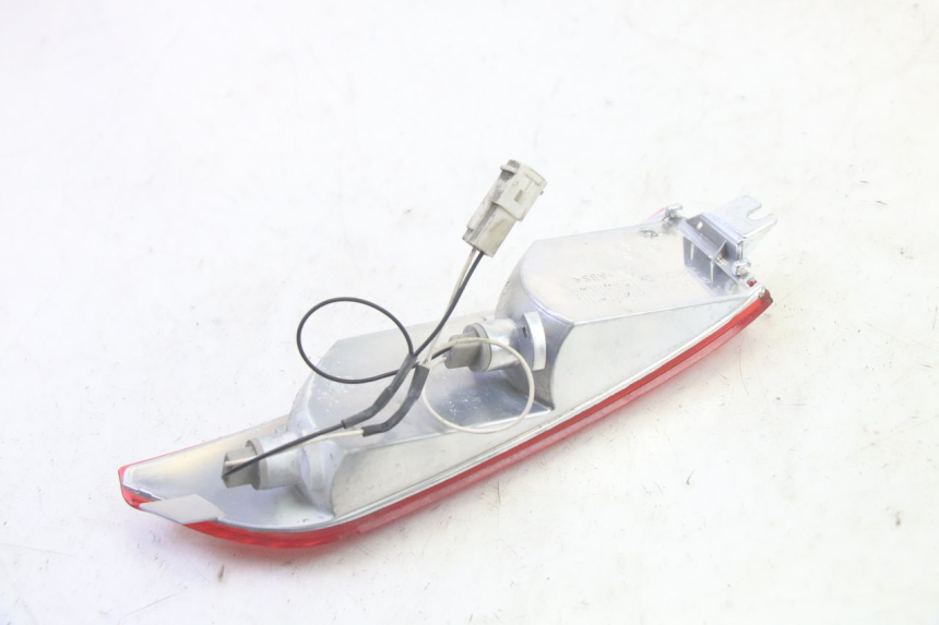 photo de FEU ARRIERE DROIT PIAGGIO XEVO - X EVO 125 (2007 - 2016) - Autre angle de vue