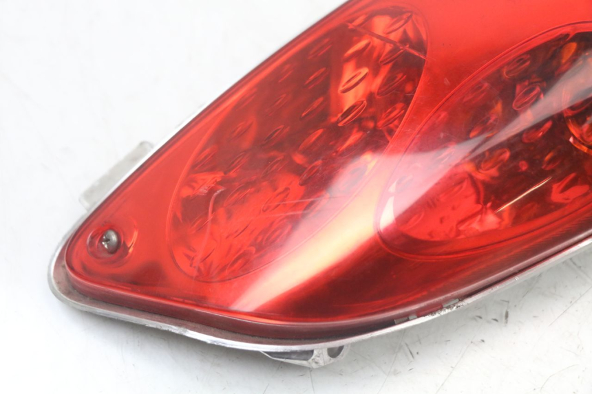 photo de FEU ARRIERE DROIT YAMAHA XMAX X-MAX 125 (2006 - 2009)