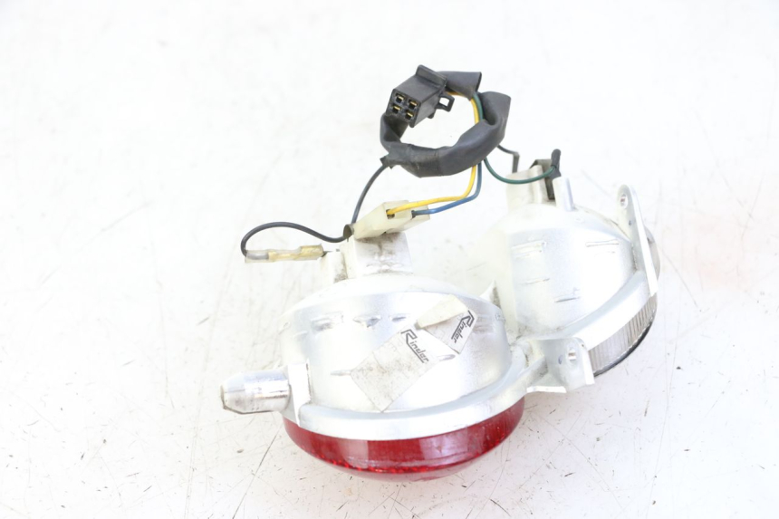 photo de FEU ARRIERE DROIT YAMAHA YP MAJESTY 125 (2007 - 2010) - Gros plan technique