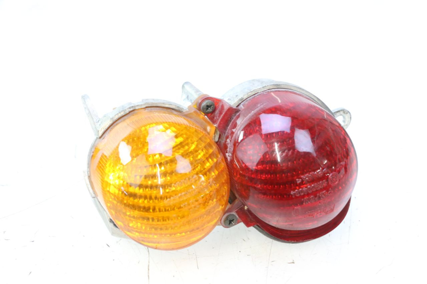 photo de FEU ARRIERE DROIT YAMAHA YP MAJESTY 125 (1998 - 2001) - Zoom état d’usage