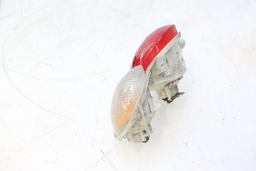 photo de FEU ARRIERE DROIT YAMAHA YP MAJESTY 125 (2007 - 2010) - Autre angle de vue