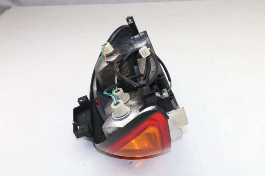 photo de FEU ARRIERE FALCONBIKE F-125 125 (2007 - 2012) - Autre angle de vue