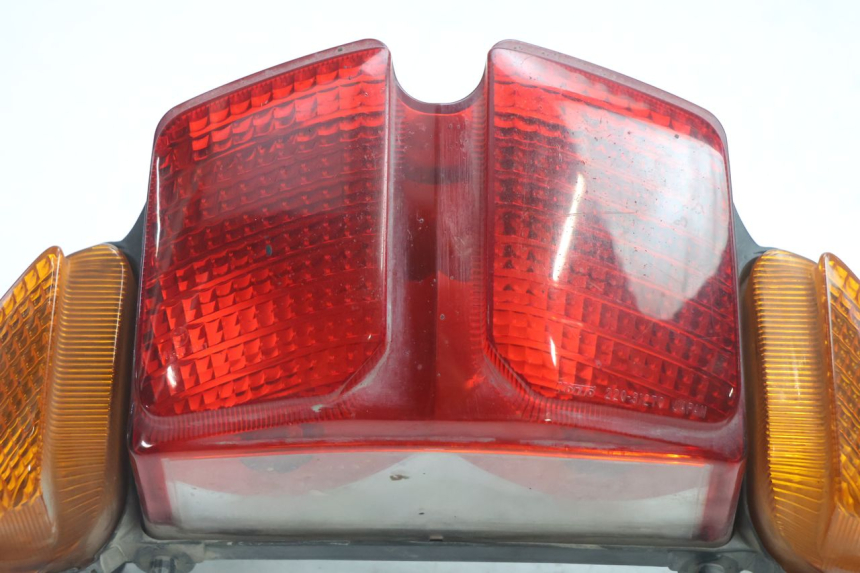 photo de FEU ARRIERE YAMAHA FJR 1300 (2001 - 2005) - Zoom état d’usage