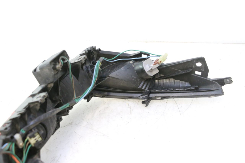 photo de FEU ARRIERE HONDA FJS SILVER WING SILVERWING 400 (2005 - 2008) - Vue rapprochée