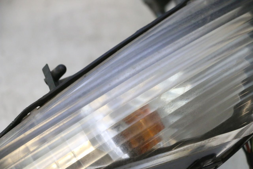 photo de FEU ARRIERE HONDA FJS SILVER WING SILVERWING 400 (2005 - 2008) - Gros plan technique