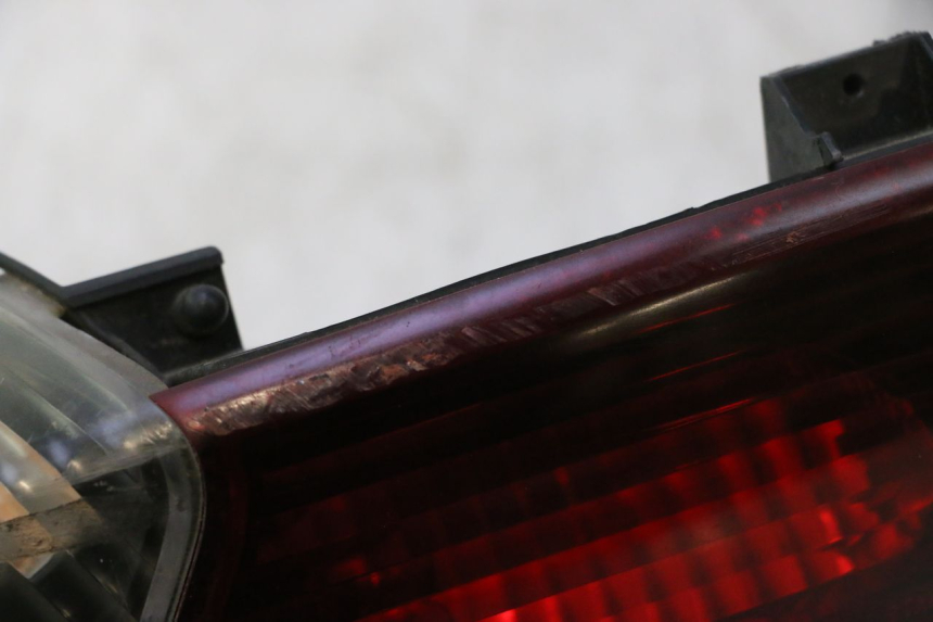 photo de FEU ARRIERE HONDA FJS SILVER WING SILVERWING 400 (2005 - 2008) - Points de fixation