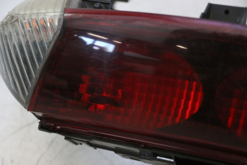 photo de FEU ARRIERE HONDA FJS SILVER WING SILVERWING 400 (2005 - 2008) - Détails caractéristiques