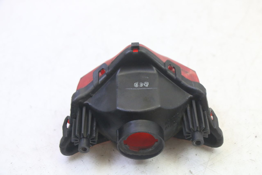 photo de FEU ARRIERE YAMAHA FZ6 N FAZER 600 (2004 - 2006)