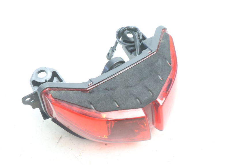 photo de FEU ARRIERE YAMAHA FZ8 800 (2010 - 2016) - Points de fixation