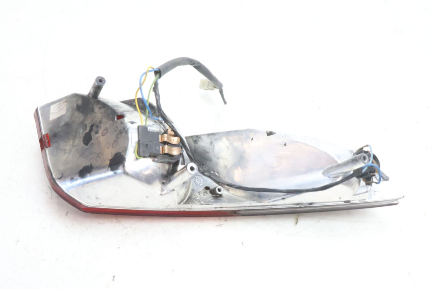 photo de FEU ARRIERE GAUCHE APRILIA ATLANTIC S 125 (2010 - 2013) - Points de fixation