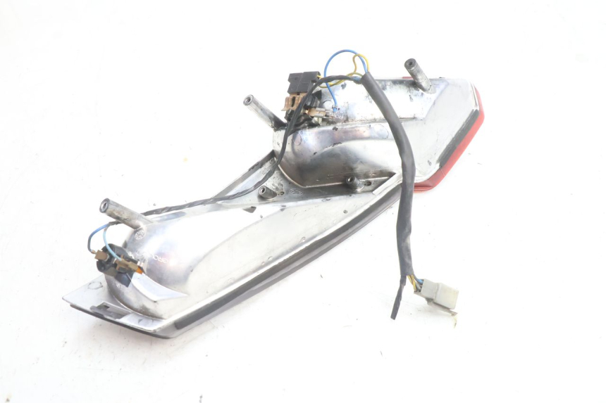 photo de FEU ARRIERE GAUCHE APRILIA ATLANTIC S 125 (2010 - 2013) - État de surface