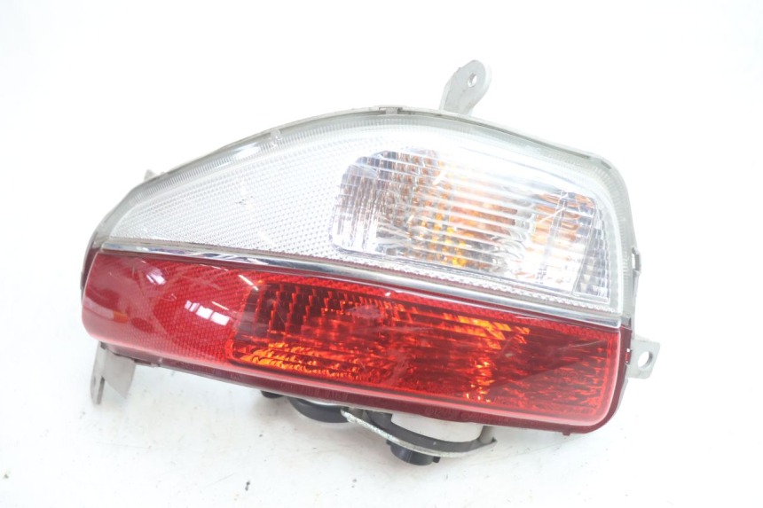 photo de FEU ARRIERE GAUCHE SUZUKI BURGMAN EXECUTIVE ABS 650 (2006 - 2012) - Vue principale