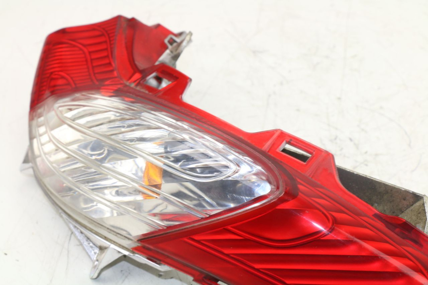 photo de FEU ARRIERE GAUCHE HONDA FES S-WING SWING 125 (2007 - 2015)