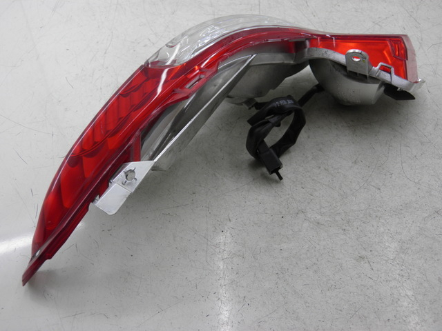 photo de FEU ARRIERE GAUCHE HONDA FES S-WING SWING 125 (2007 - 2015)