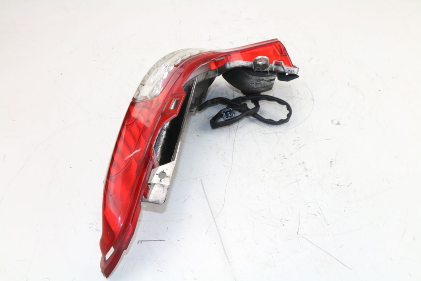 photo de FEU ARRIERE GAUCHE HONDA FES S-WING SWING 125 (2007 - 2015)