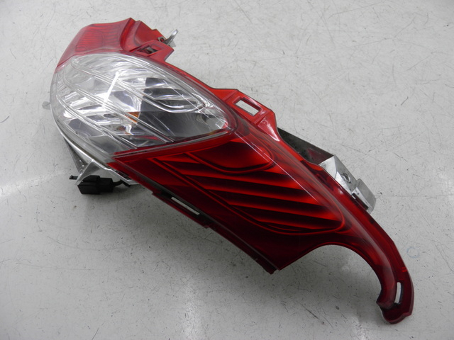 photo de FEU ARRIERE GAUCHE HONDA FES S-WING SWING ABS 125 (2007 - 2015)