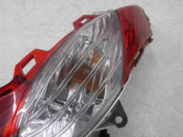 photo de FEU ARRIERE GAUCHE HONDA FES S-WING SWING ABS 125 (2007 - 2015)