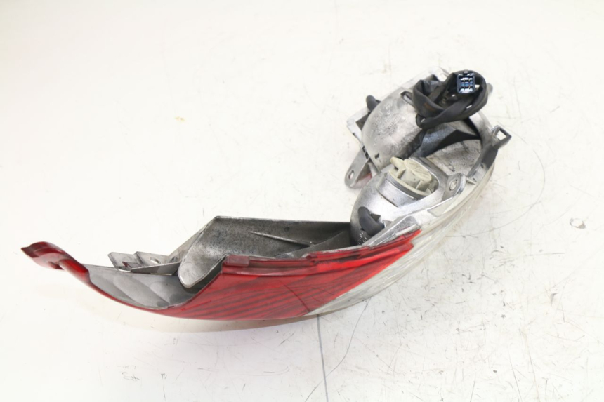 photo de FEU ARRIERE GAUCHE HONDA FES S-WING SWING ABS 125 (2007 - 2015)