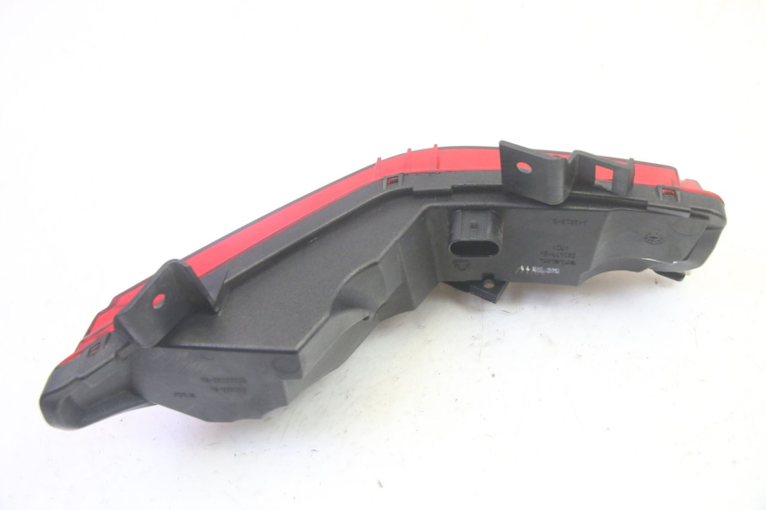 photo de FEU ARRIERE GAUCHE PIAGGIO MP3 HPE 350 (2018 - 2020) - Autre angle de vue