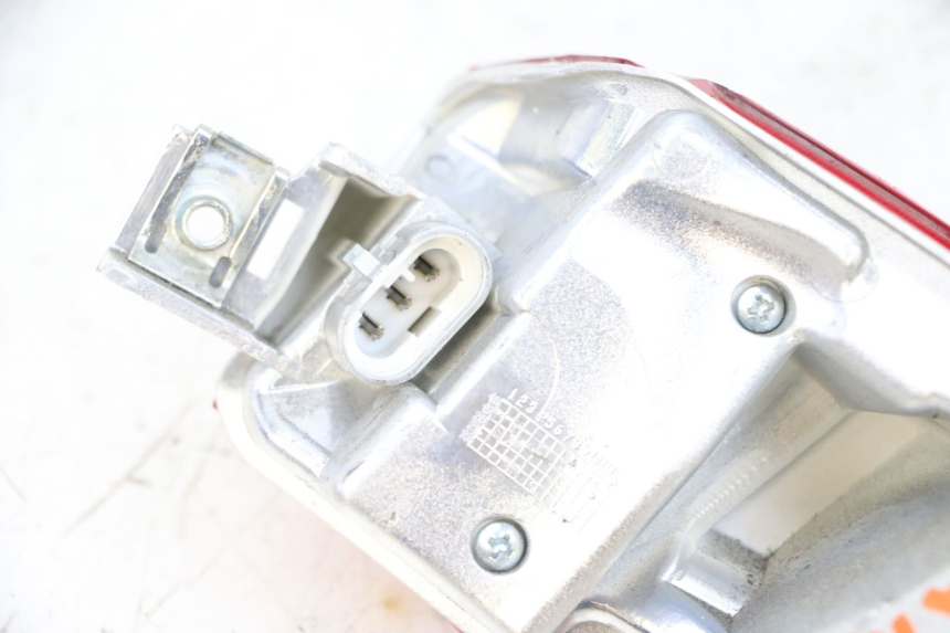 photo de FEU ARRIERE GAUCHE PIAGGIO MP3 HPE 300 (2019 - 2026) - Vue d’ensemble