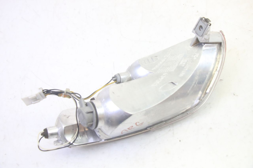 photo de FEU ARRIERE GAUCHE PIAGGIO MP3 LT 400 (2007 - 2012) - Points de fixation