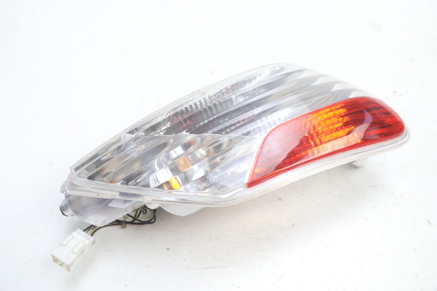 photo de FEU ARRIERE GAUCHE PIAGGIO MP3 LT 400 (2007 - 2012) - Autre angle de vue