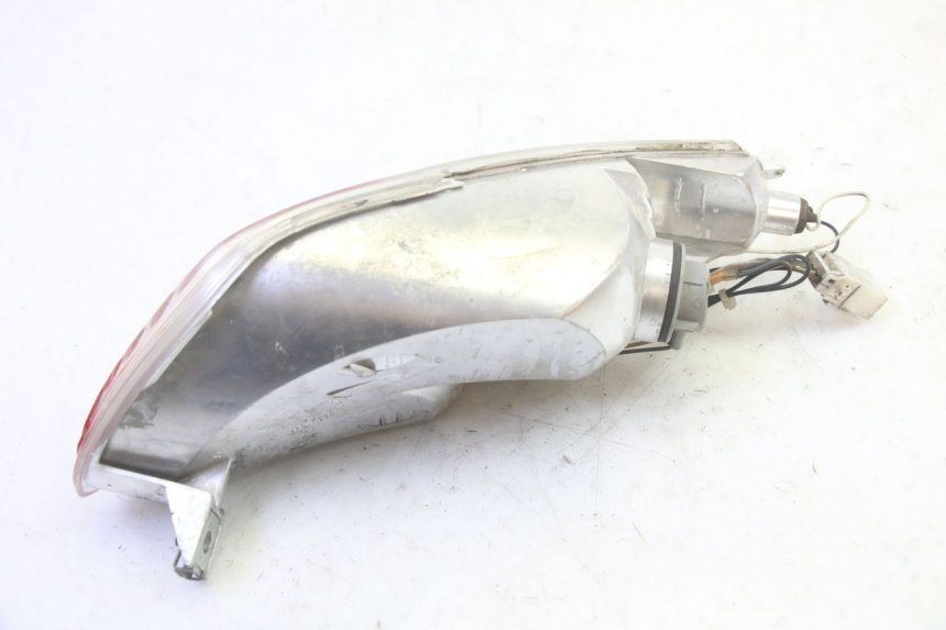 photo de FEU ARRIERE GAUCHE PIAGGIO MP3 RL 250 (2007 - 2010) - Points de fixation