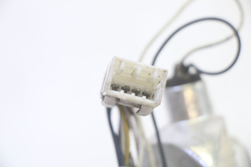 photo de FEU ARRIERE GAUCHE PIAGGIO MP3 RL 250 (2007 - 2010) - État de surface