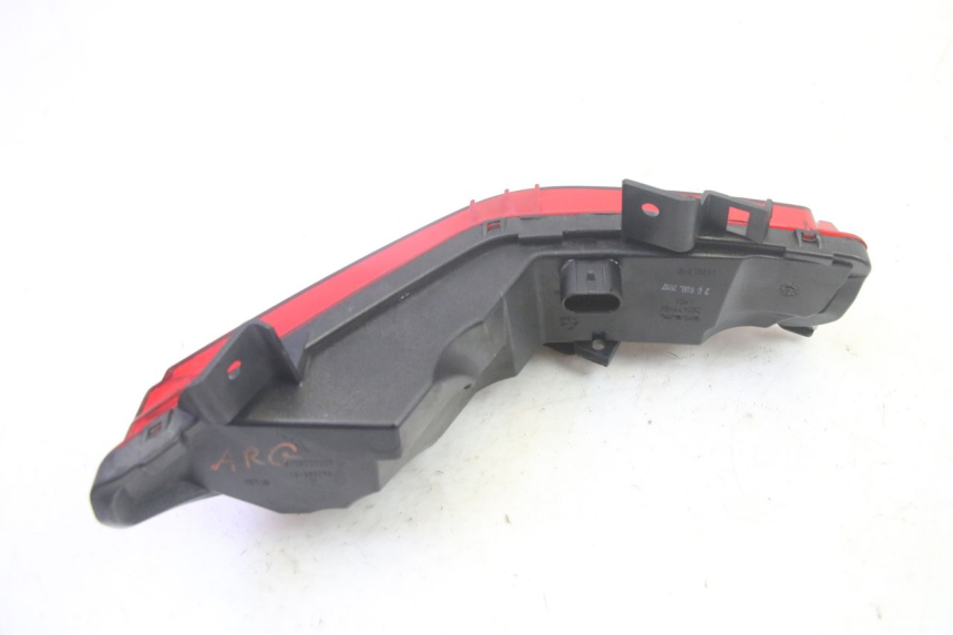 photo de FEU ARRIERE GAUCHE PIAGGIO MP3 500 (2016 - 2018) - Vue d’ensemble