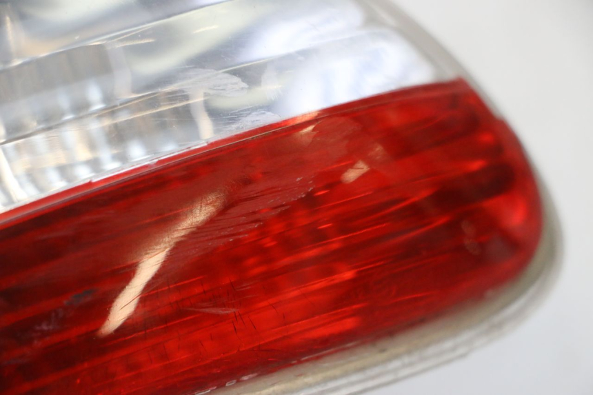photo de FEU ARRIERE GAUCHE PIAGGIO MP3 RL 250 (2006 - 2010) - Autre angle de vue