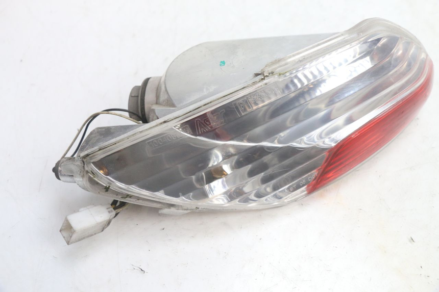 photo de FEU ARRIERE GAUCHE PIAGGIO MP3 125 (2006 - 2014) - Autre angle de vue