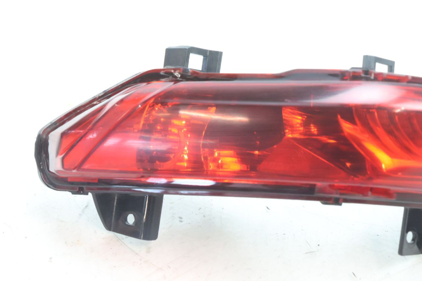 photo de FEU ARRIERE GAUCHE PIAGGIO MP3 500 (2016 - 2018) - Détail de la pièce