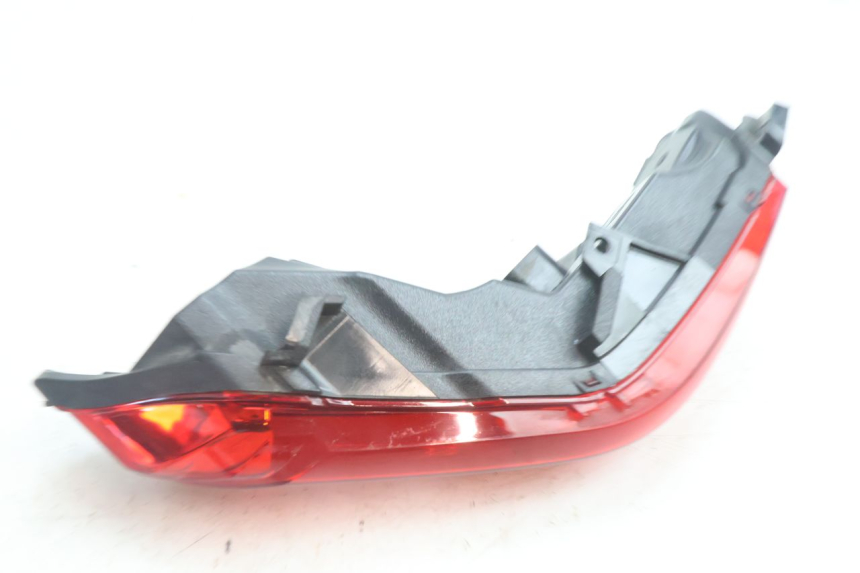 photo de FEU ARRIERE GAUCHE PIAGGIO MP3 500 (2016 - 2018) - Marquages et références