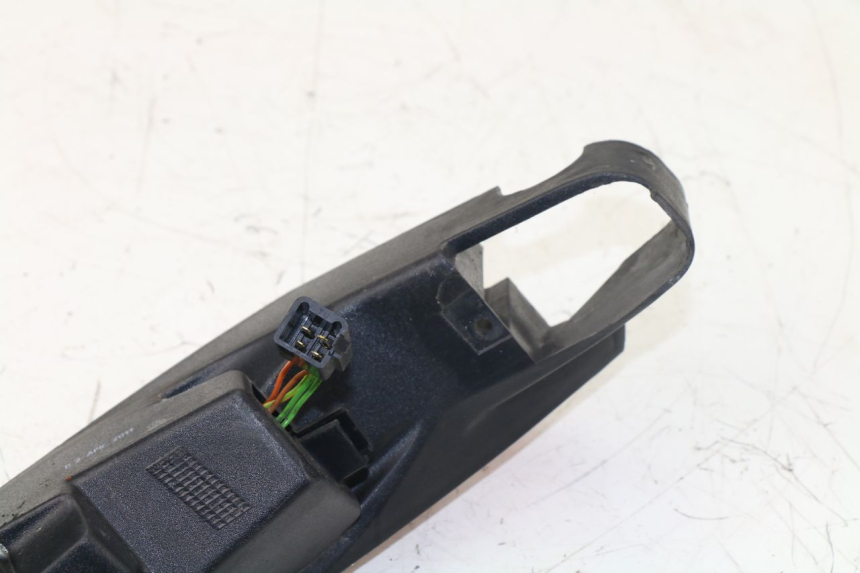 photo de FEU ARRIERE GAUCHE PEUGEOT SATELIS 125 (2010 - 2012)