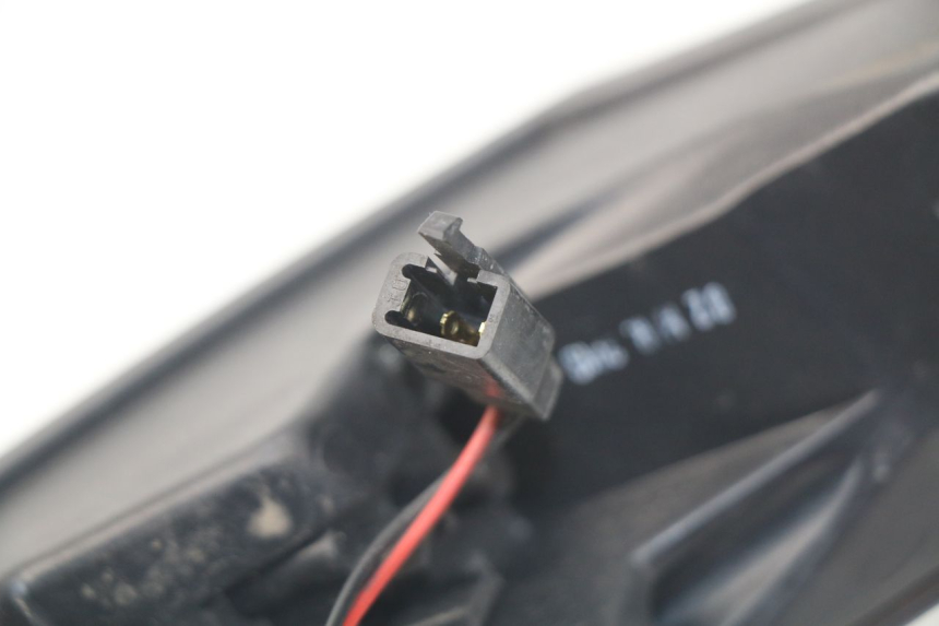 photo de FEU ARRIERE GAUCHE PEUGEOT SATELIS 300 (2012 - 2015) - Zoom état d’usage