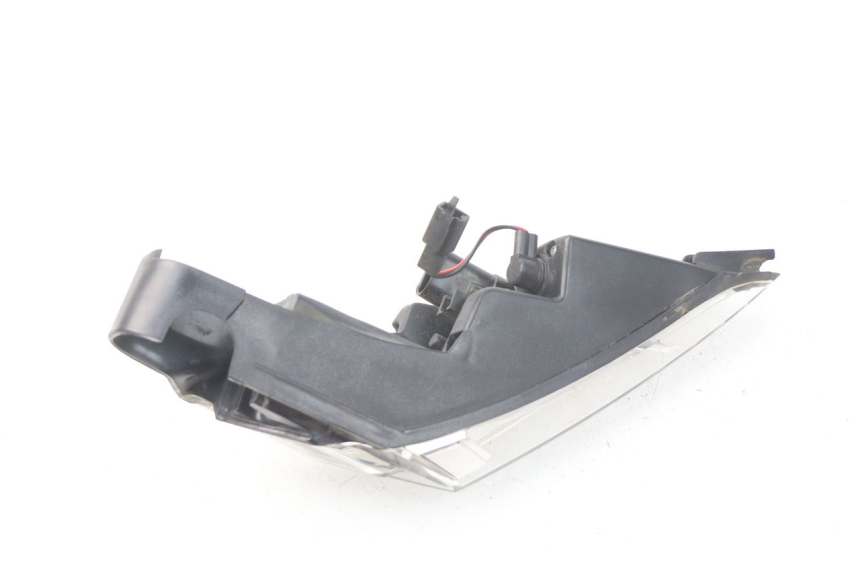 photo de FEU ARRIERE GAUCHE PEUGEOT SATELIS 300 (2012 - 2015) - Gros plan technique