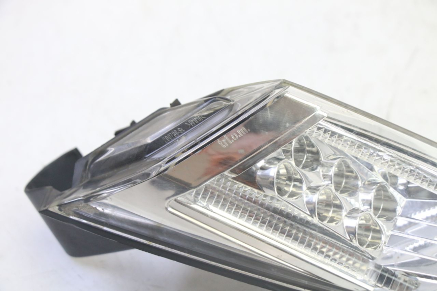 photo de FEU ARRIERE GAUCHE PEUGEOT SATELIS 125 (2013 - 2018)