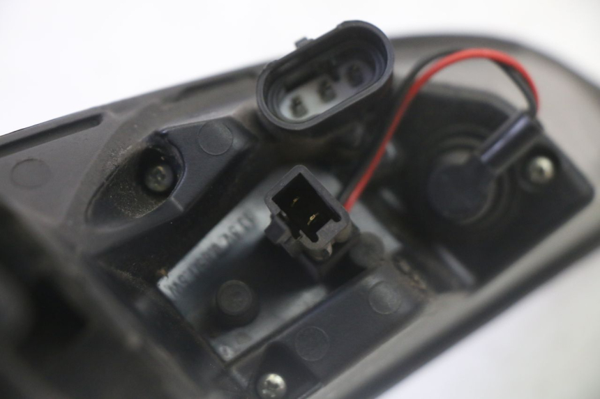 photo de FEU ARRIERE GAUCHE PEUGEOT SATELIS 125 (2013 - 2018)