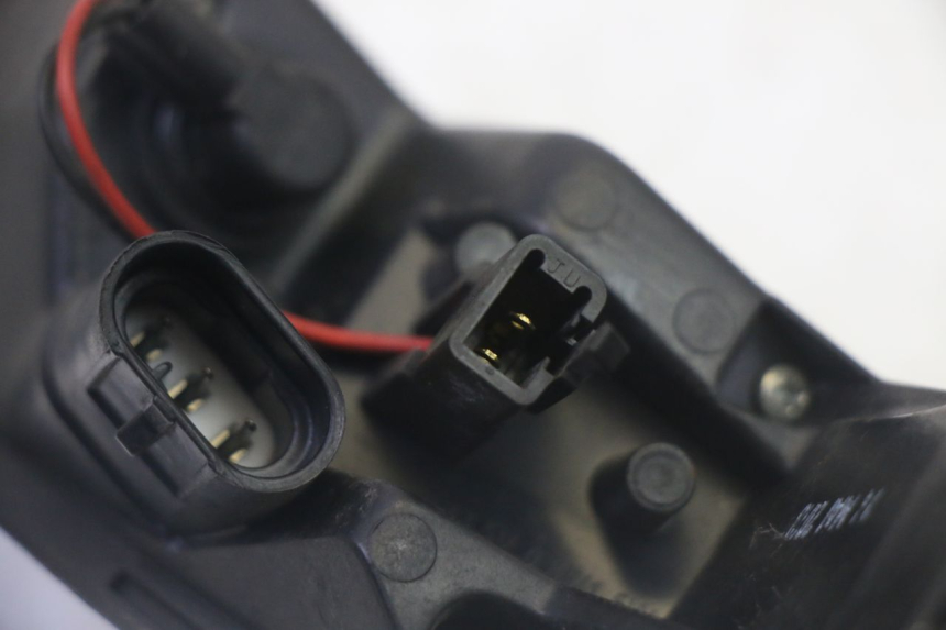 photo de FEU ARRIERE GAUCHE PEUGEOT SATELIS 125 (2013 - 2018)