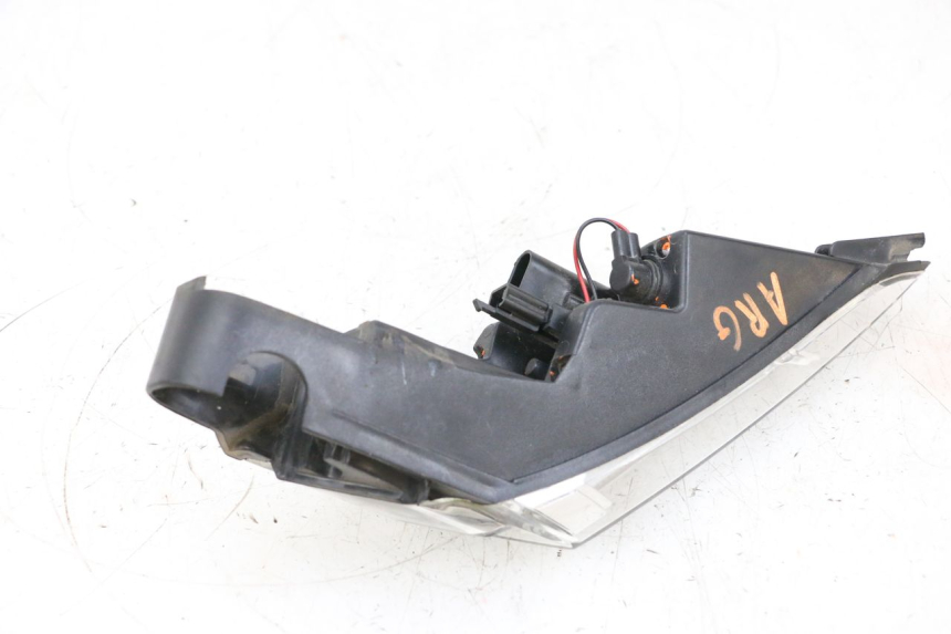 photo de FEU ARRIERE GAUCHE PEUGEOT SATELIS 125 (2013 - 2018) - Points de fixation