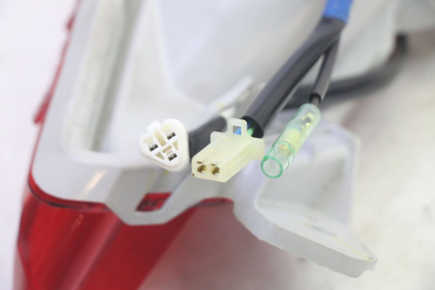 photo de FEU ARRIERE GAUCHE YAMAHA TRICITY 300 (2020 - 2024) - Marquages et références