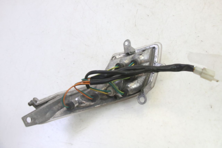 photo de FEU ARRIERE GAUCHE PEUGEOT VIVACITY NEW 4T 50 (2008 - 2017)