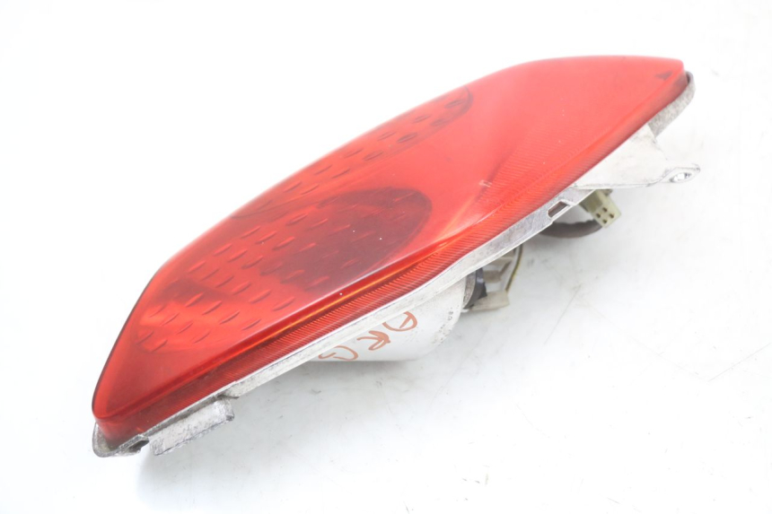 photo de FEU ARRIERE GAUCHE YAMAHA X-MAX XMAX 250 (2006 - 2009)