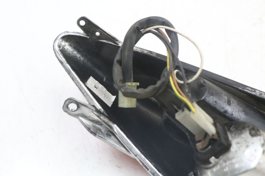 photo de FEU ARRIERE GAUCHE YAMAHA X-MAX XMAX 250 (2006 - 2009)