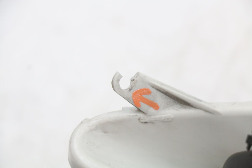 photo de FEU ARRIERE GAUCHE YAMAHA XMAX X-MAX 125 (2006 - 2009)