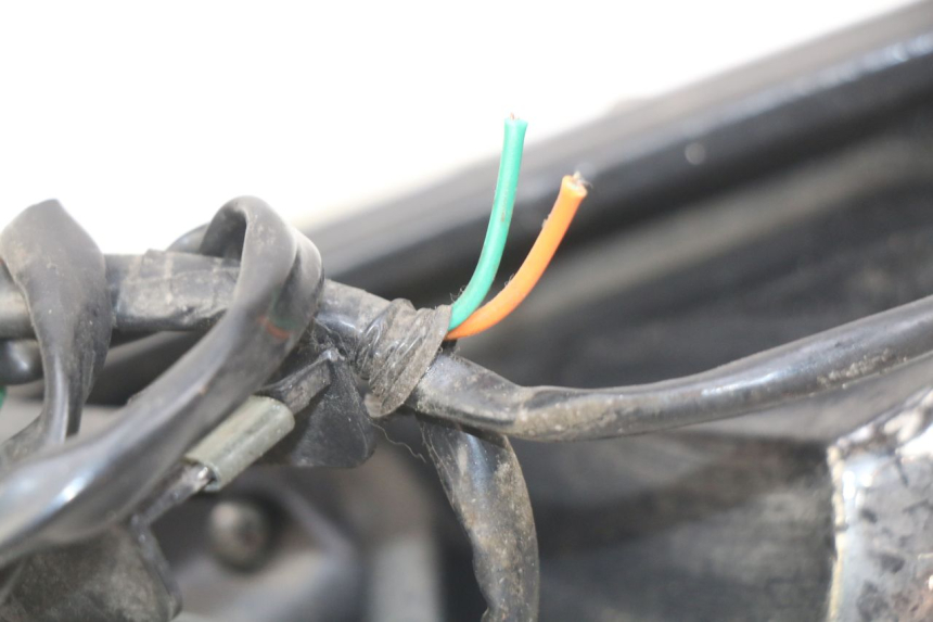 photo de FEU ARRIERE GAUCHE YAMASAKI YM T 125 (2015 - 2020)