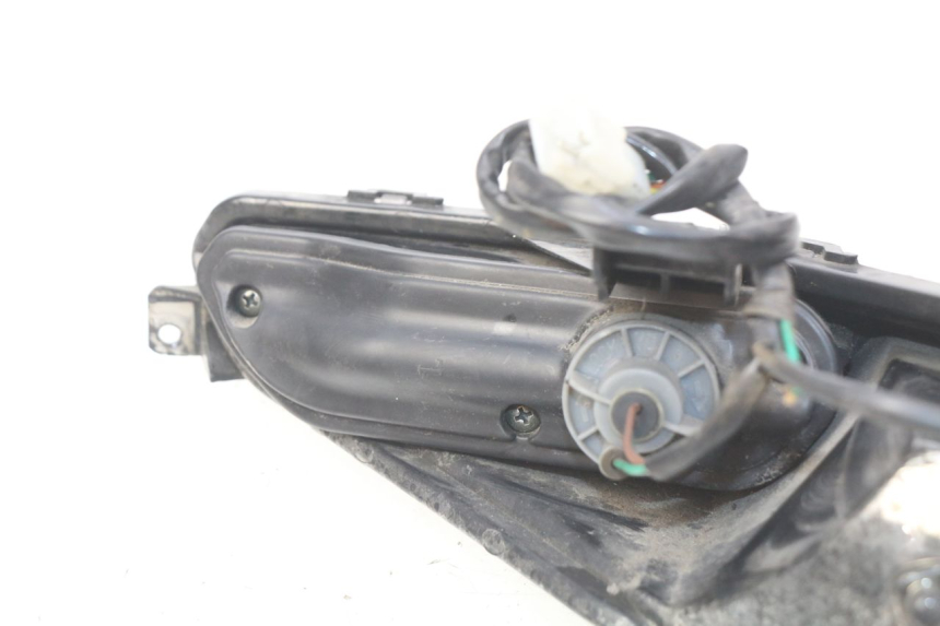 photo de FEU ARRIERE GAUCHE YAMASAKI YM T 125 (2015 - 2020)